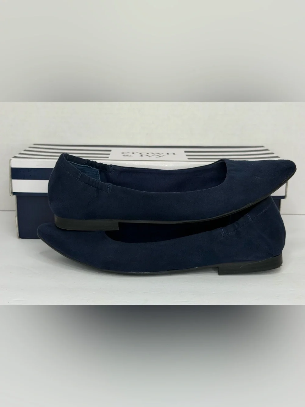 Crown & Ivy Navy Suede Pointed Toe Flats Size 7W EUC